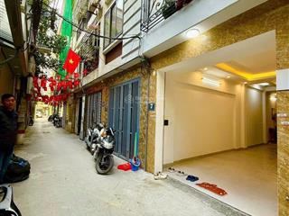 Con đi du học cần tiền bán gấp hoàng mai 37m. oto đỗ cửa, ngõ nông, 2 mặt thoáng, full nội thất