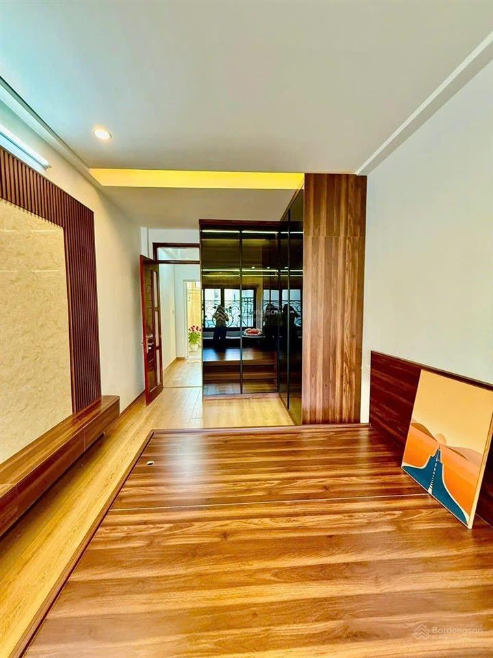 Trung tâm hoàng mai oto đỗ cửa 37m. full nội thất, sổ đỏ đẹp. ngõ rộng,nông.giá tốt
