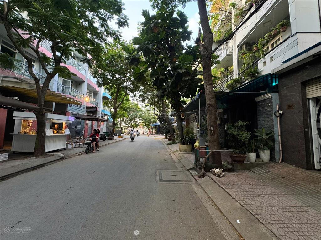 Siêu phẩm dòng tiền ngay cổng đh văn lang thu nhập 300 trieu/1 năm 12ty mặt tiền đặng thùy trâm.