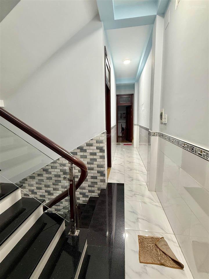  nhà đẹp 3 tầng mặt tiền đường 10m gần suối tiên, q9  vị trí cực đẹp gần metro suối tiên