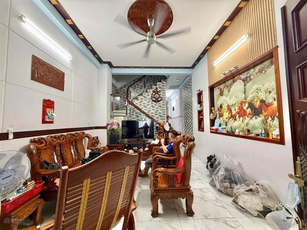  nhà đẹp 3 tầng mặt tiền đường 10m gần suối tiên, q9  vị trí cực đẹp gần metro suối tiên