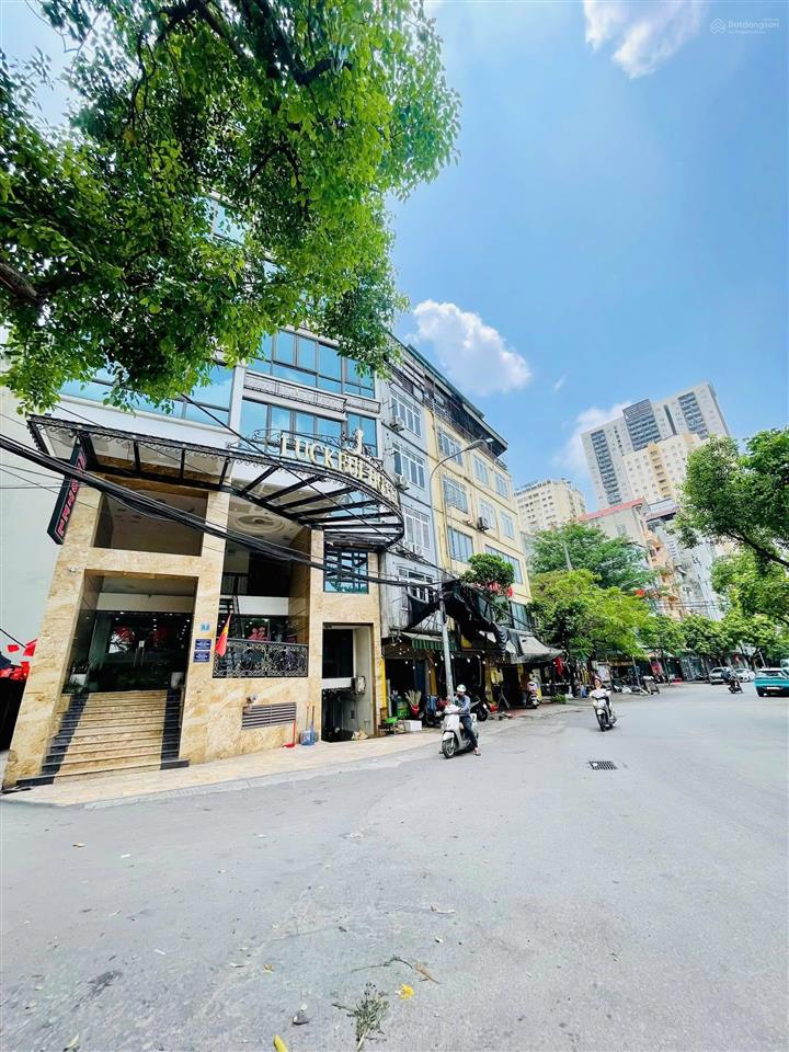Giữa biến động, người giàu vẫn ưu tiên bất động sản triệu đô để giữ giá trị tài sản