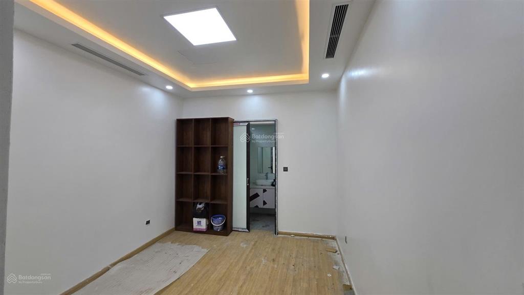 Cần bán toà nhà văn phòng 117 nguyễn thị định full nội thất