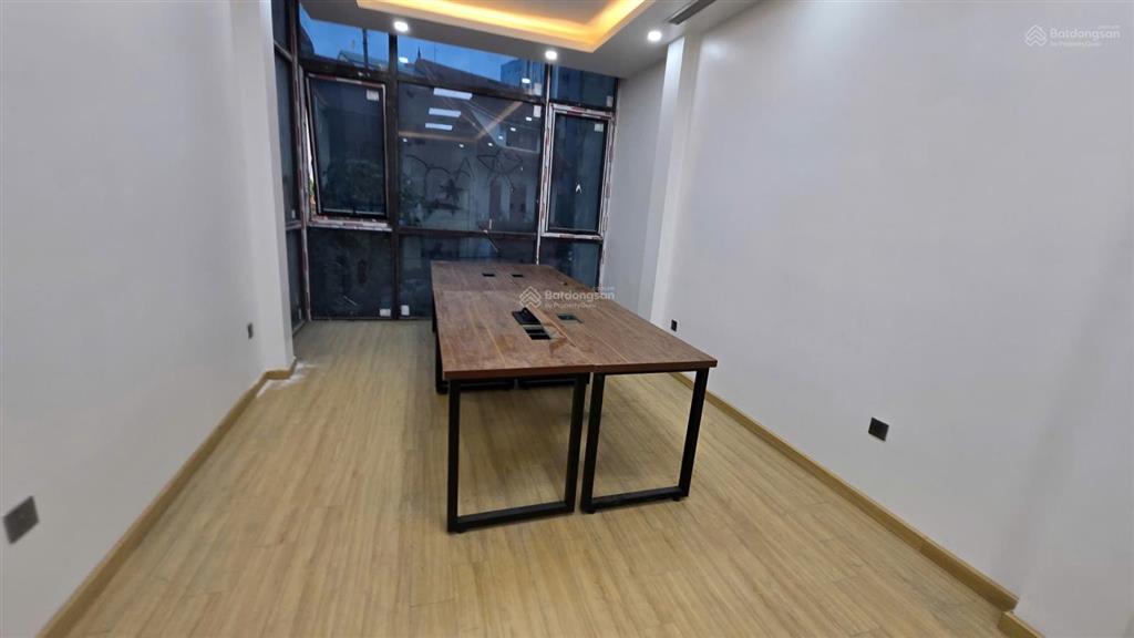 Cần bán toà nhà văn phòng 117 nguyễn thị định full nội thất