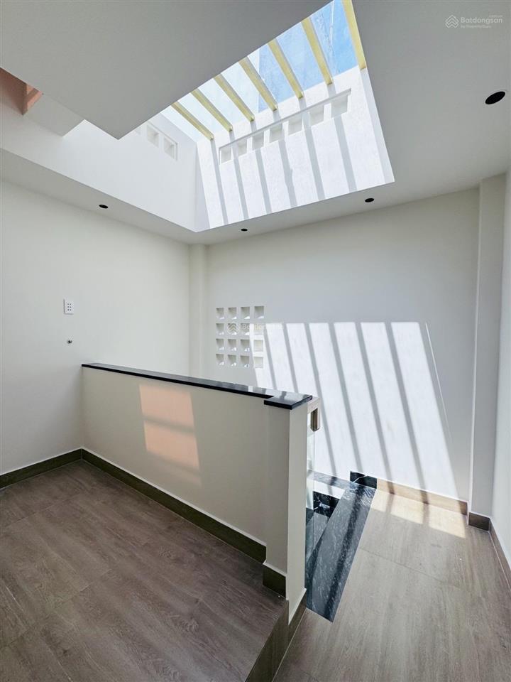 Bán nhà nguyễn đình chiểu, 8,9 tỷ, 3 tầng, 32m2, 2pn, 3wc, giá cực chất