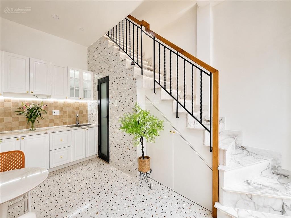 Bán gấp nhà riêng 21 m2, 5,9 tỷ tại huỳnh văn bánh, phú nhuận, hồ chí minh