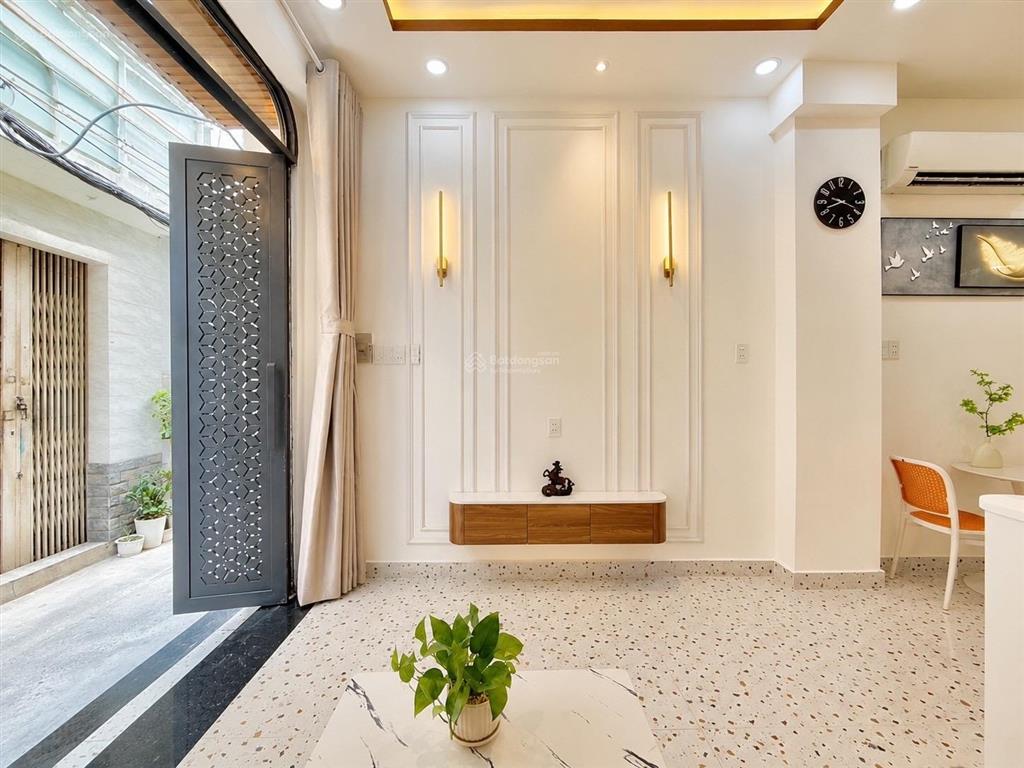 Bán gấp nhà riêng 21 m2, 5,9 tỷ tại huỳnh văn bánh, phú nhuận, hồ chí minh