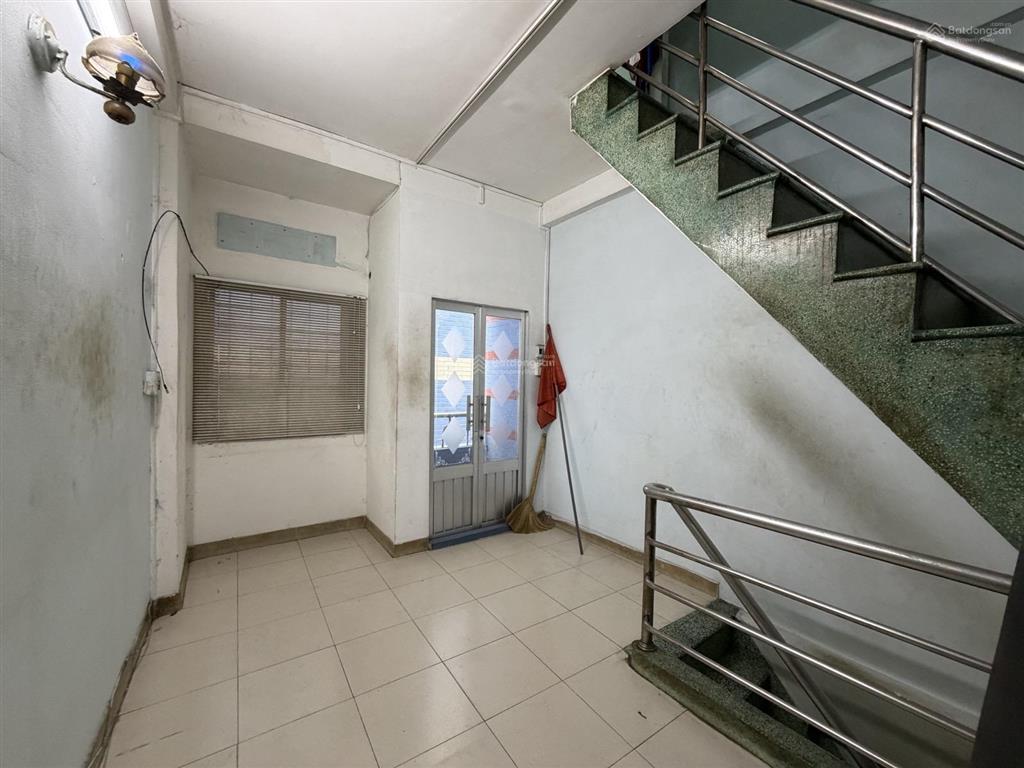 Bán nhà sau lưng căn mặt tiền bà hạt, p9, quận 10, giá chỉ với 5,9 tỷ gặp chính chủ thương lượng