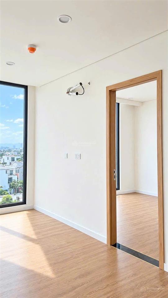 45tr/m2 căn hộ 2pn cao cấp sân vườn view núi và biển của cđt sun group