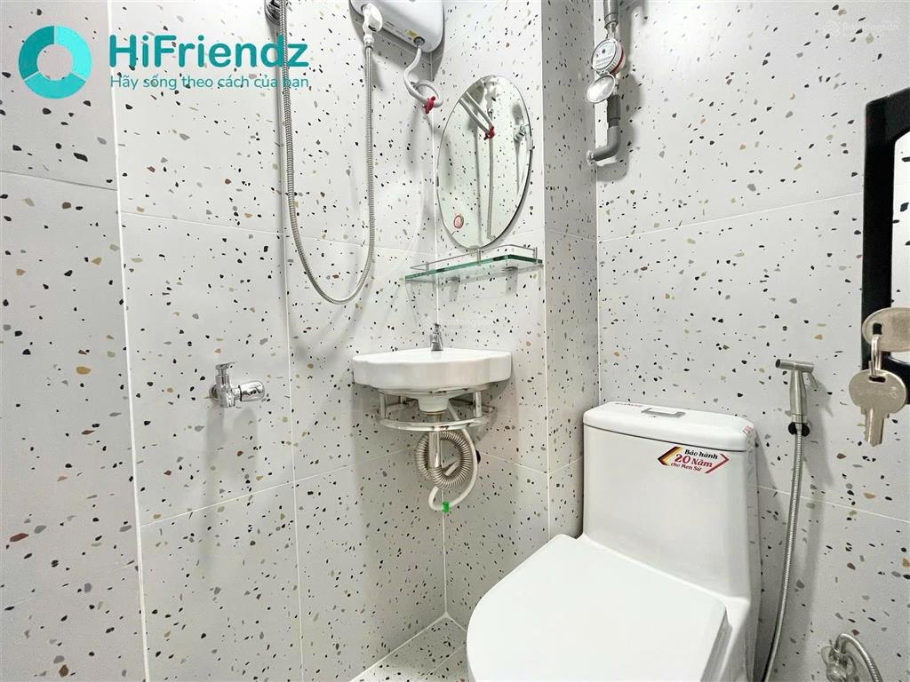 Phòng trọ có bancol  nằm vị trí đẹp  hẻm xe hơi