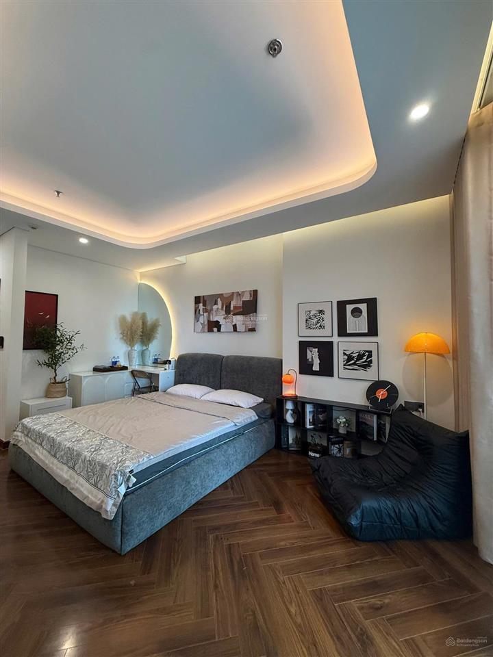 Tuyệt phẩm  studio  diamond crown