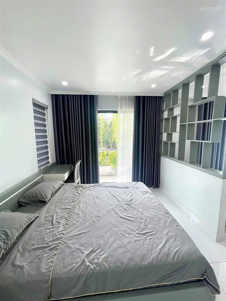 Studio  full đồ  lê hồng phong