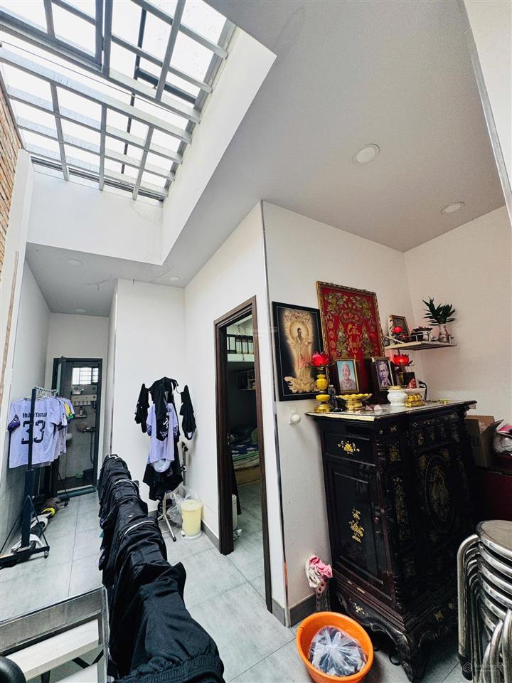 Nhà đẹp 57m2 nguyễn hới sát bên bến xe miền tây  xe hơi ngủ nhà  nở hậu tài lộc  chỉ 5,1 tỷ tl