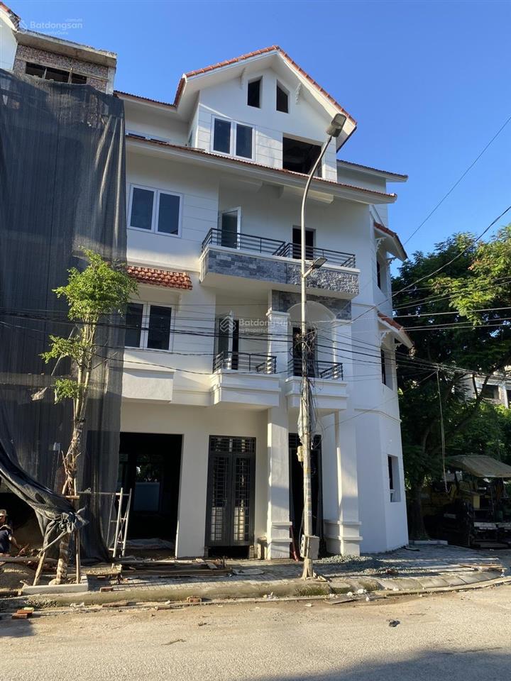 Gia đình cần bán lk 75m giá nhỉnh 12 tỷ bé dự án cienco 5 tập lập đan phượng hn. do nhà có việc.