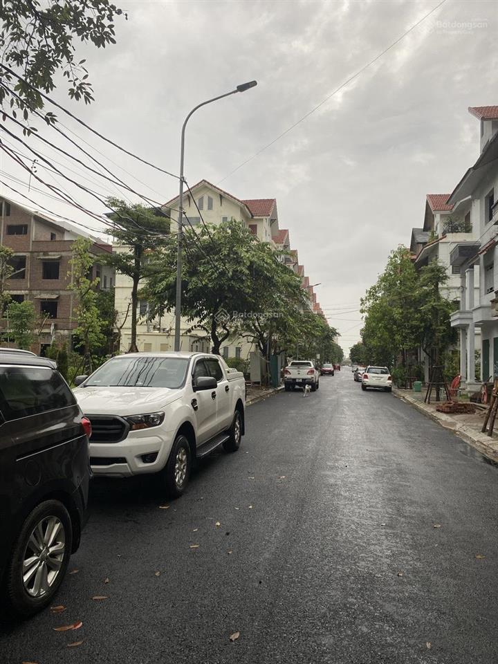 Chính chủ nhờ bán căn liền kề giá 12 tỷ bé căn lk 75m2 cienco 5 tân lập, đan phượng  hn