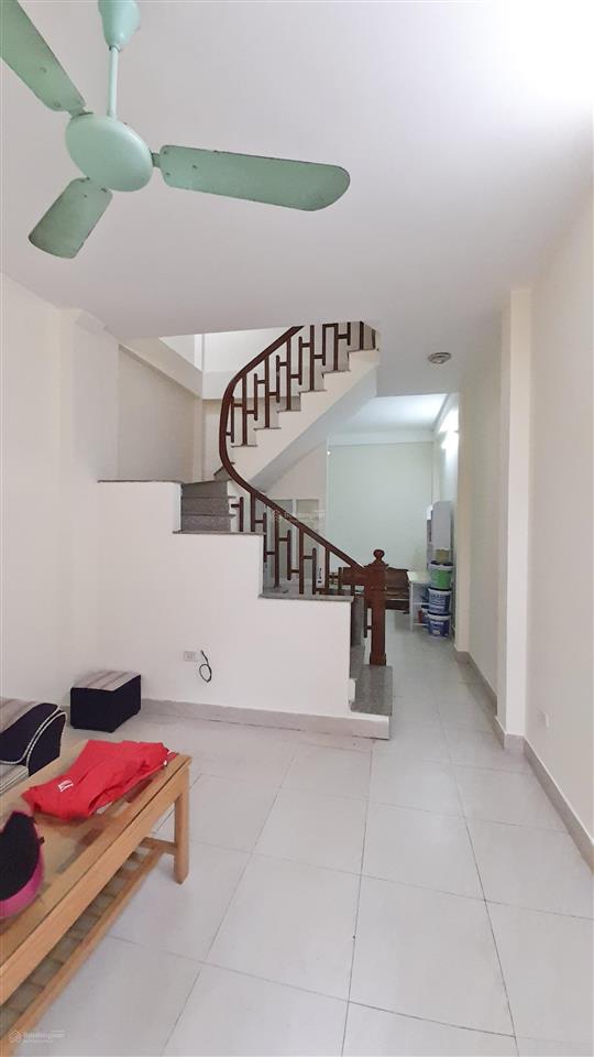 Giá 7.7 tỷ, 65m2, bán nhà nguyễn văn cừ, long biên. rất gần phố, cách ô tô 10m. khu trung tâm