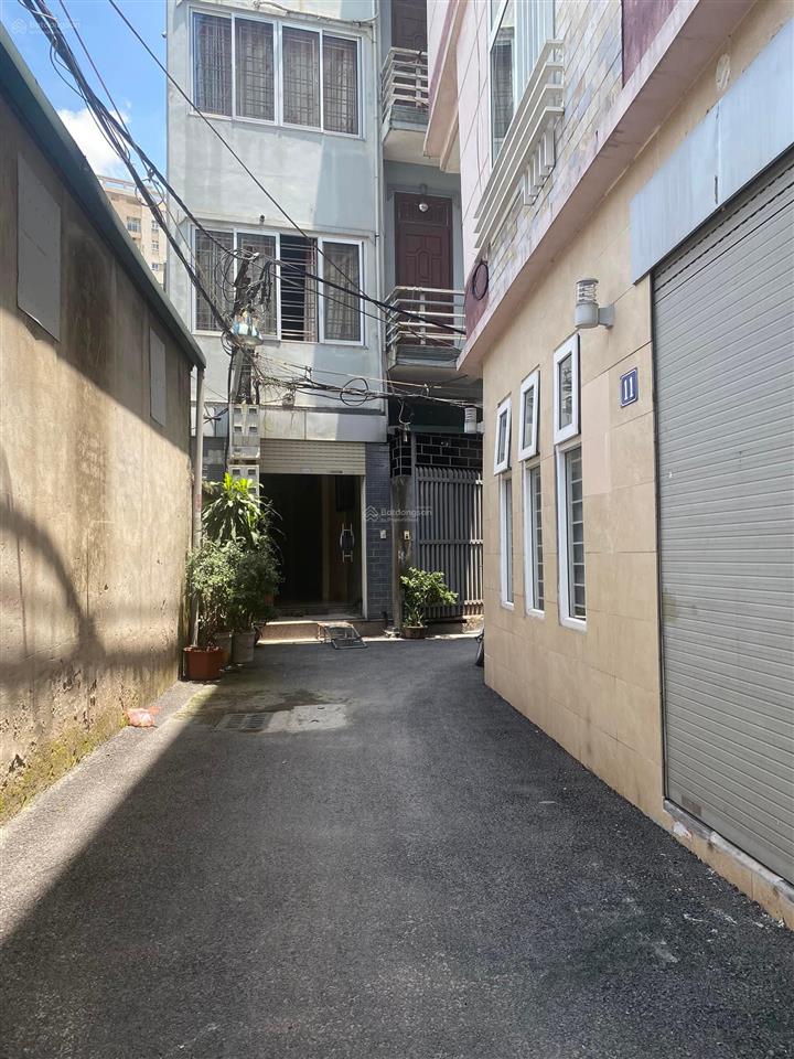 Giá 7.7 tỷ, 65m2, bán nhà nguyễn văn cừ, long biên. rất gần phố, cách ô tô 10m. khu trung tâm