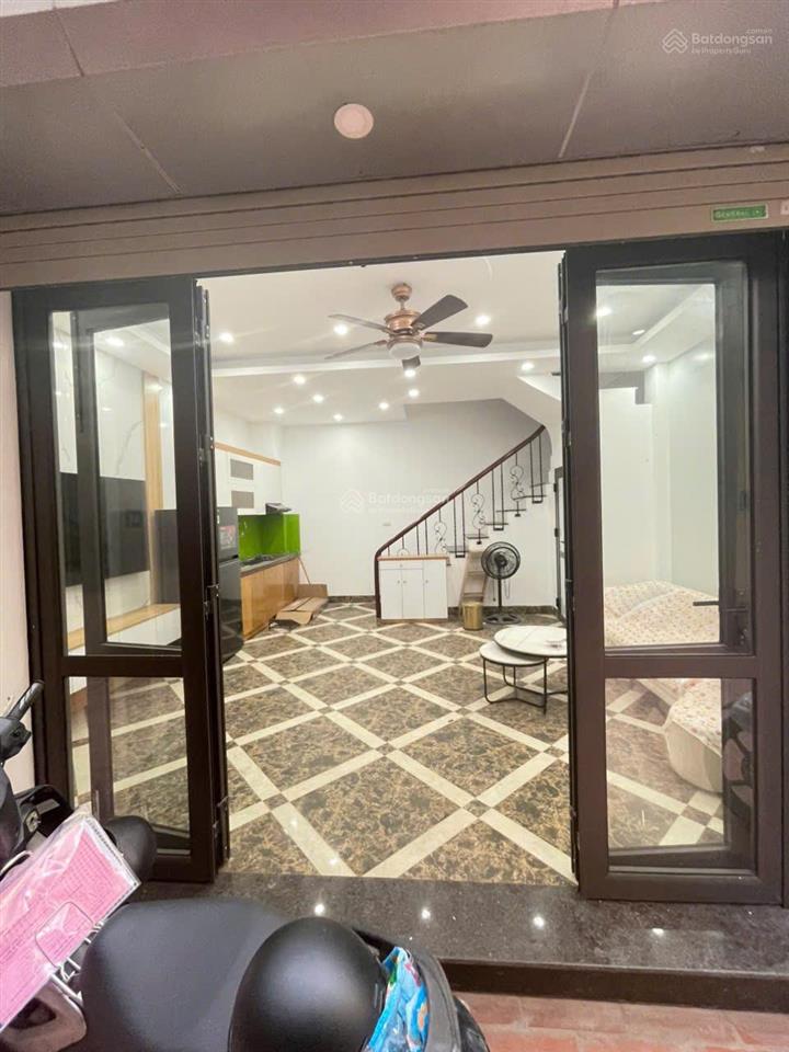 Nhà nhà đẹp giá rẻ, 5 tầng, 32/45m2, vị trí gần cầu vĩnh tuy, giao thông thuận tiện, giá 7.65 tỷ