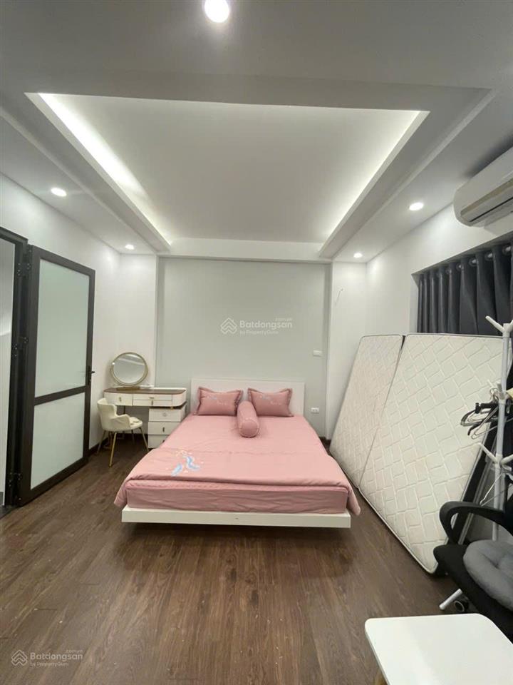 Nhà nhà đẹp giá rẻ, 5 tầng, 32/45m2, vị trí gần cầu vĩnh tuy, giao thông thuận tiện, giá 7.65 tỷ
