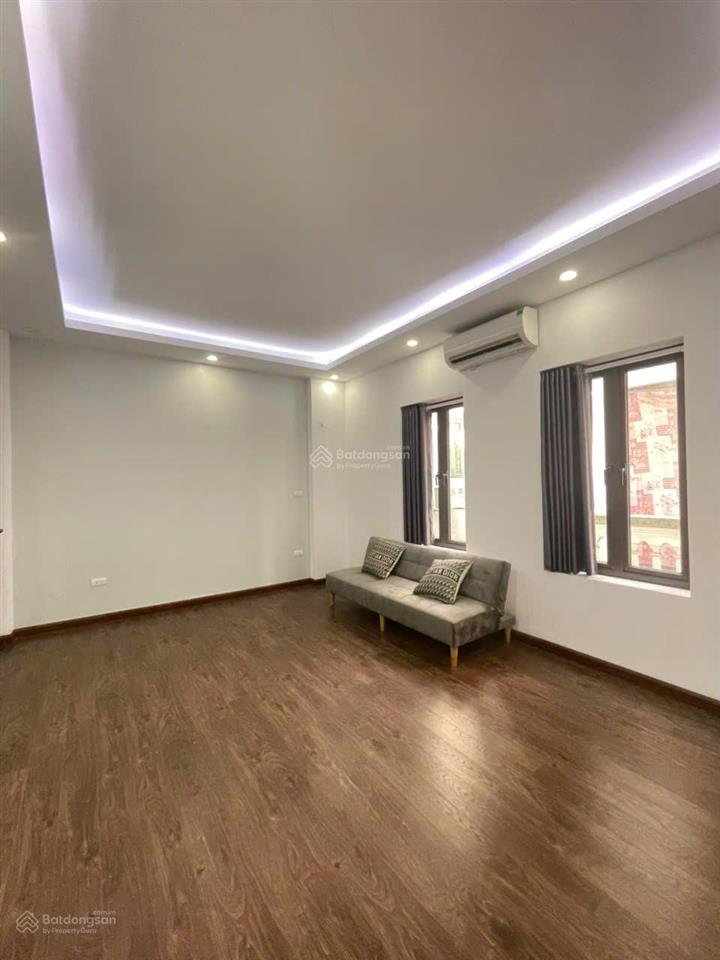 Nhà nhà đẹp giá rẻ, 5 tầng, 32/45m2, vị trí gần cầu vĩnh tuy, giao thông thuận tiện, giá 7.65 tỷ