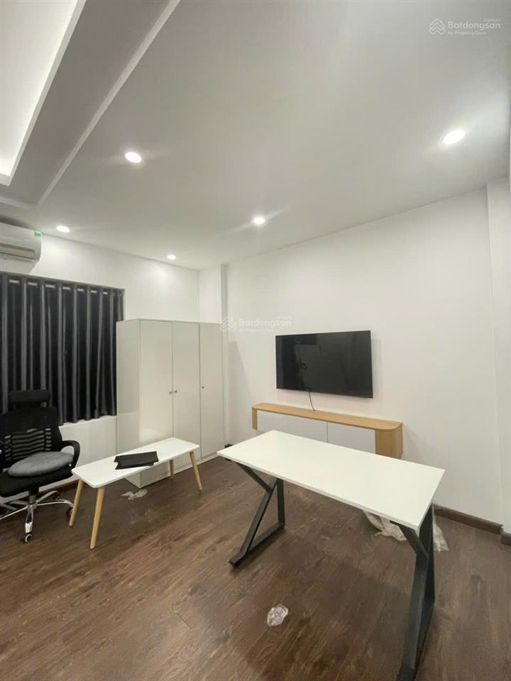 Nhà nhà đẹp giá rẻ, 5 tầng, 32/45m2, vị trí gần cầu vĩnh tuy, giao thông thuận tiện, giá 7.65 tỷ