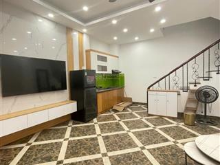 Nhà nhà đẹp giá rẻ, 5 tầng, 32/45m2, vị trí gần cầu vĩnh tuy, giao thông thuận tiện, giá 7.65 tỷ