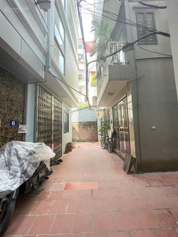 Nhà nhà đẹp giá rẻ, 5 tầng, 32/45m2, vị trí gần cầu vĩnh tuy, giao thông thuận tiện, giá 7.65 tỷ