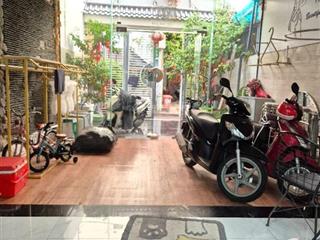 Gấp  bán nhà 90m2, 4 tầng 300m ra đại học ngân hàng