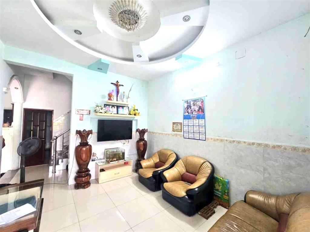Cần bán gấp nhà 2 tầng 4 phòng ngủ linh tây cũ, cạnh phạm văn đồng