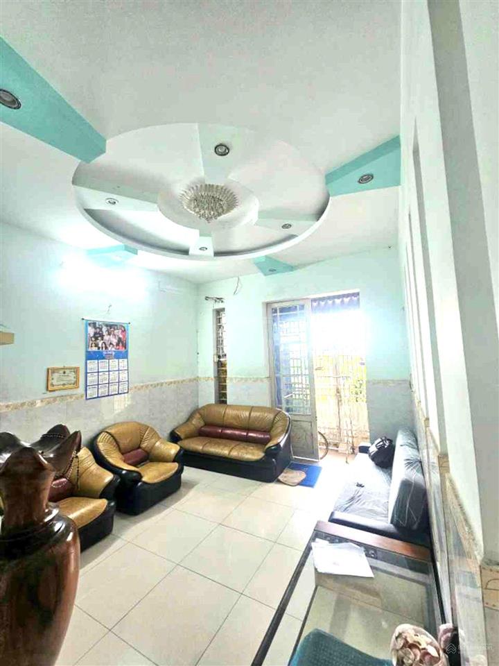 Cần bán gấp nhà 2 tầng 4 phòng ngủ linh tây cũ, cạnh phạm văn đồng