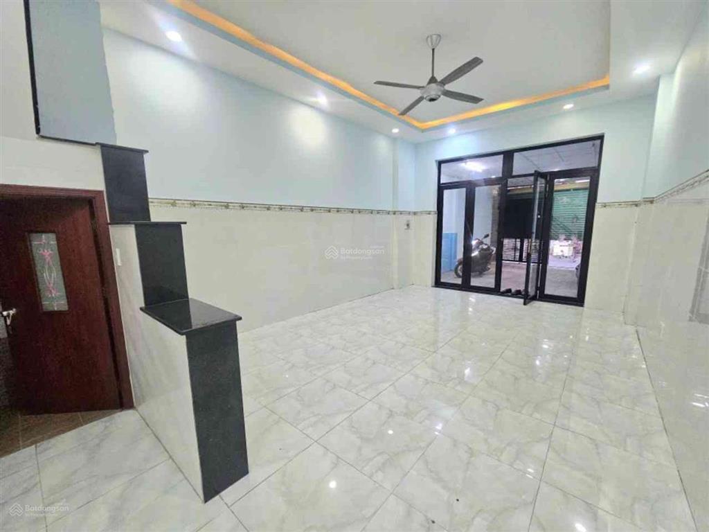 Chuyển công tác, cần bán lại nhà mặt tiền đường số cạnh phạm văn đồng gần 90m²