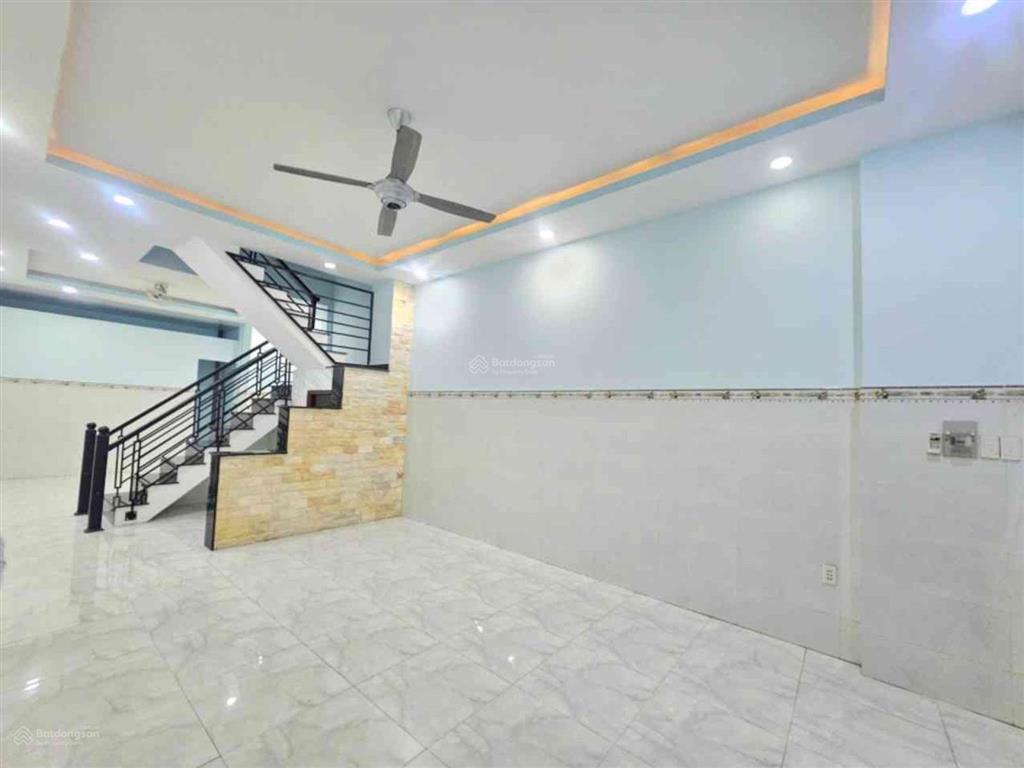 Chuyển công tác, cần bán lại nhà mặt tiền đường số cạnh phạm văn đồng gần 90m²