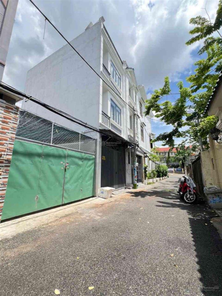 Bán đất linh xuân xe hơi thông, 3 căn ra mặt tiền, sát bên trường cấp 1, cấp 3