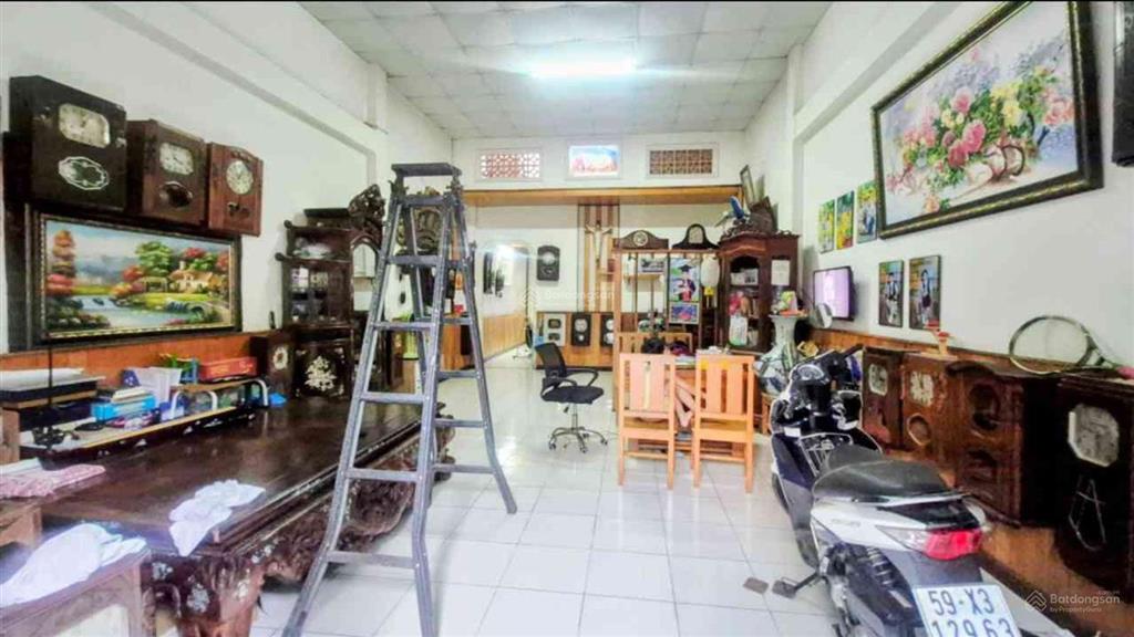 Bán nhà 3 tầng hiệp bình, diện tích lớn, giá hạt dẻ, đường xe hơi