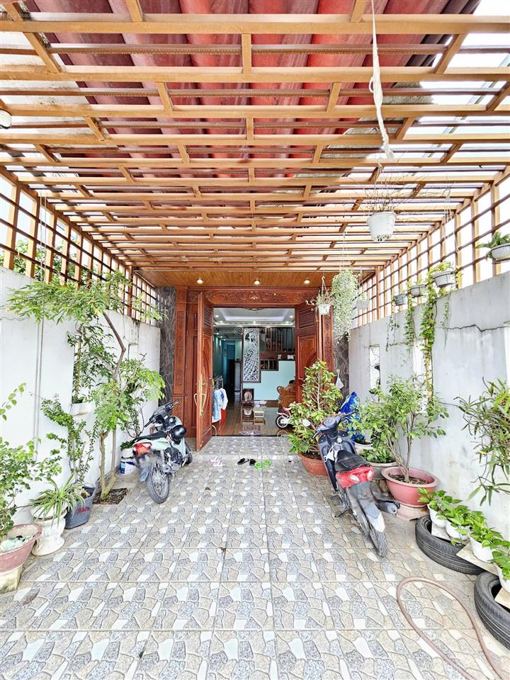 Bán căn nhà khu vực đạo công giáo hố nai đẹp 1 trệt 1 lầu, 3% cho anh em môi giới
