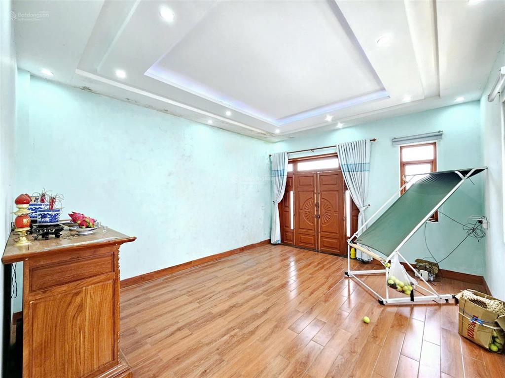 Bán căn nhà khu vực đạo công giáo hố nai đẹp 1 trệt 1 lầu, 3% cho anh em môi giới