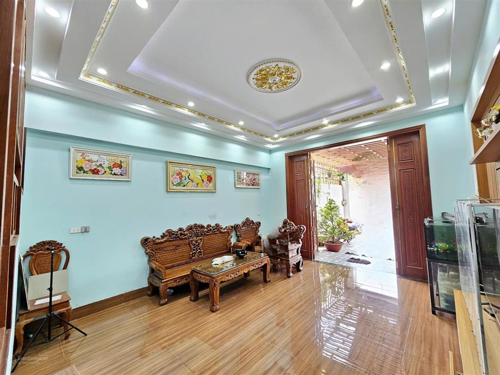 Bán căn nhà khu vực đạo công giáo hố nai đẹp 1 trệt 1 lầu, 3% cho anh em môi giới