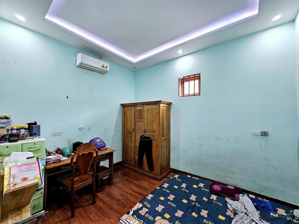 Bán căn nhà khu vực đạo công giáo hố nai đẹp 1 trệt 1 lầu, 3% cho anh em môi giới