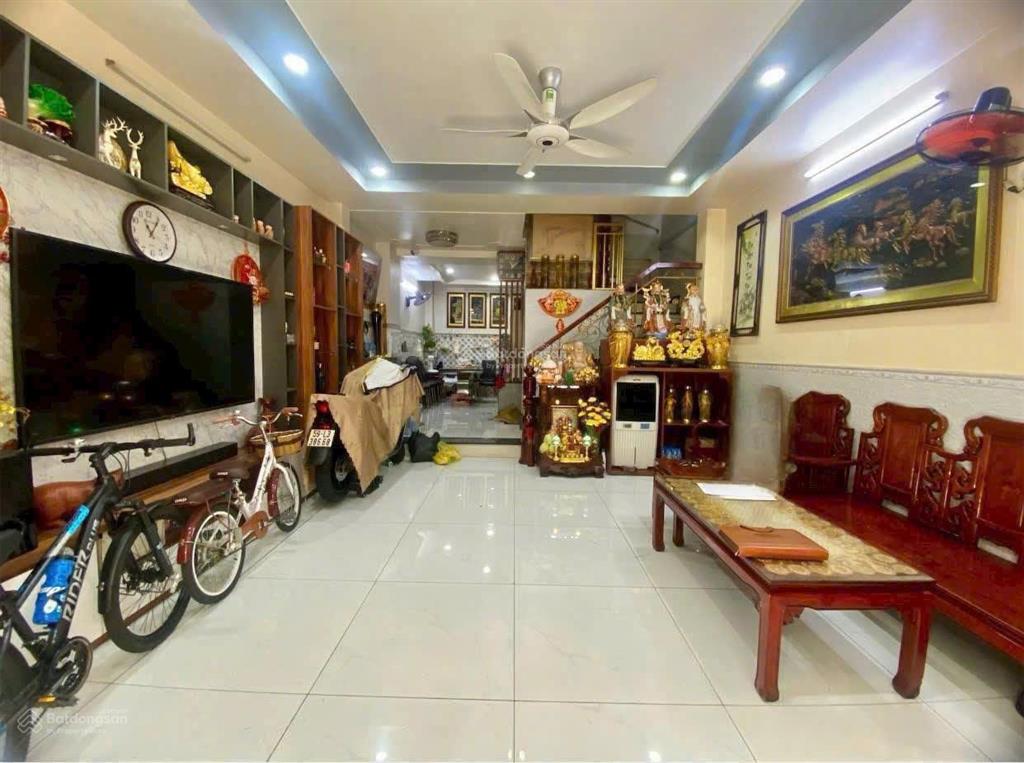 Nhà đẹp 4 tầng  mặt tiền kd ngay chợ bàu cát, tân bình  4x18m giá giảm còn 14,2 tỷ tl