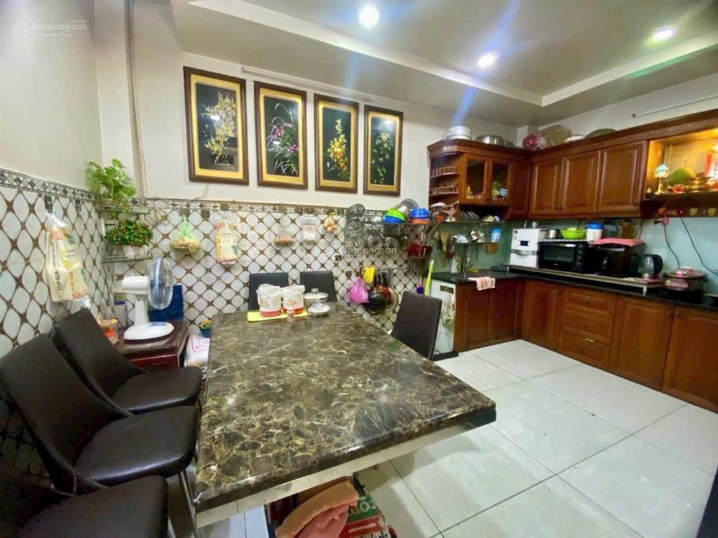 Nhà đẹp 4 tầng  mặt tiền kd ngay chợ bàu cát, tân bình  4x18m giá giảm còn 14,2 tỷ tl