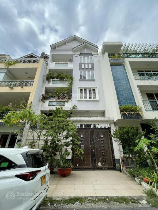 Nhà đẹp 5 tầng hẻm vip út tịch  5x20m  đang cho thuê 25tr/tháng  giá giảm về 18 tỷ tl
