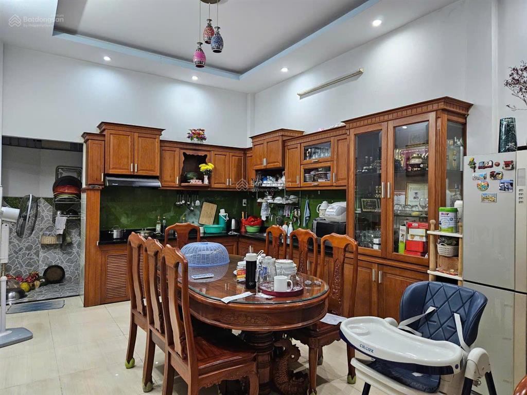 Hàng hiếm giá rẻ! hxh út tịch, p4, tân bình  gần lăng cha cả  3 tầng  4,5x19m  sổ đẹp vuông a4