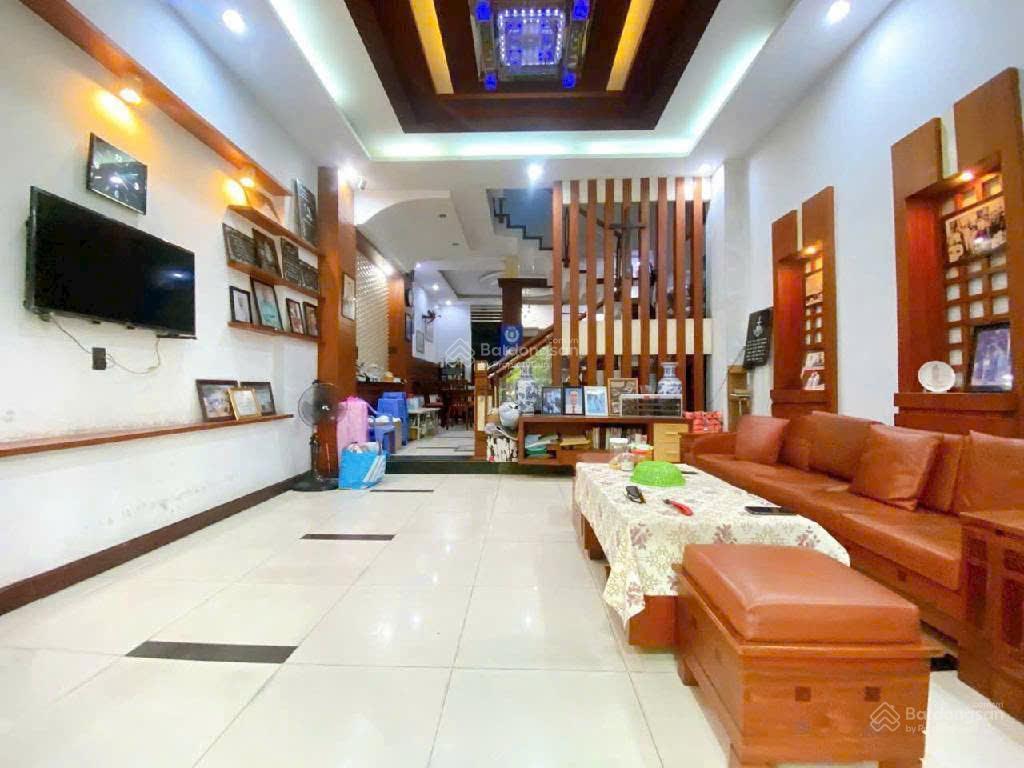 Hẻm xe tải nguyễn hồng đào thông ba vân  4 tầng đẹp  80m2 giá giảm còn 13 tỷ