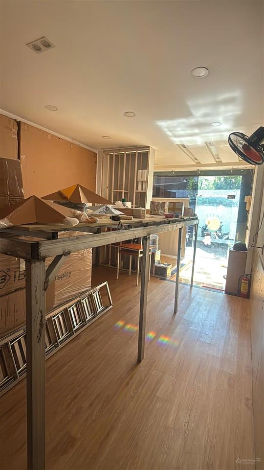 Cho thuê nhà mặt tiền nb cách mạng tháng tám  4x18m  72m2  2 tầng chỉ 19 triệu còn tl