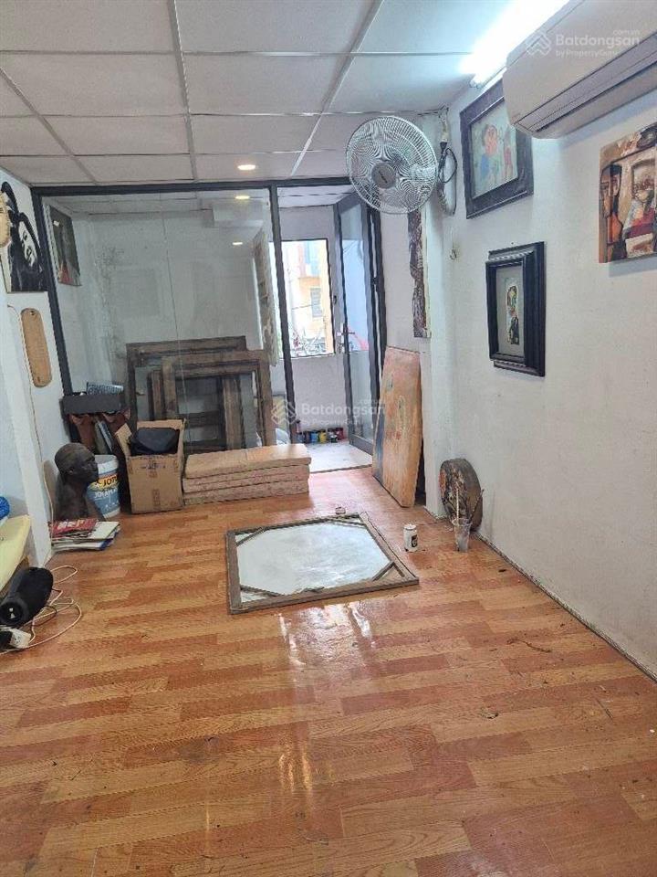 Nhỉnh 4t nhà đẹp 2 tầngngay trung tâm q1 50m2