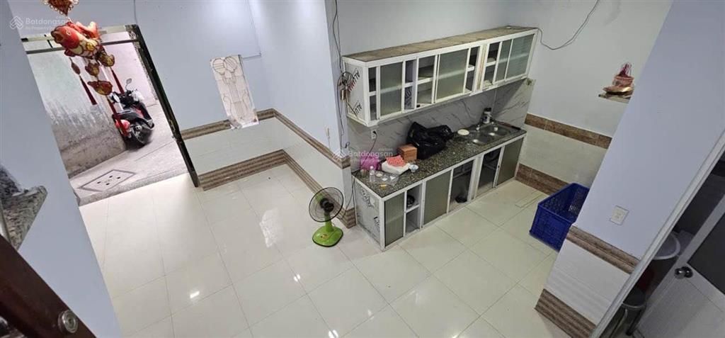 Ô tô đỗ cửa võ văn kiệt q1được xây cao tầng chỉ 6 tỏi