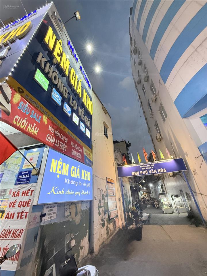 Ô tô đỗ cửa võ văn kiệt q1được xây cao tầng chỉ 6 tỏi