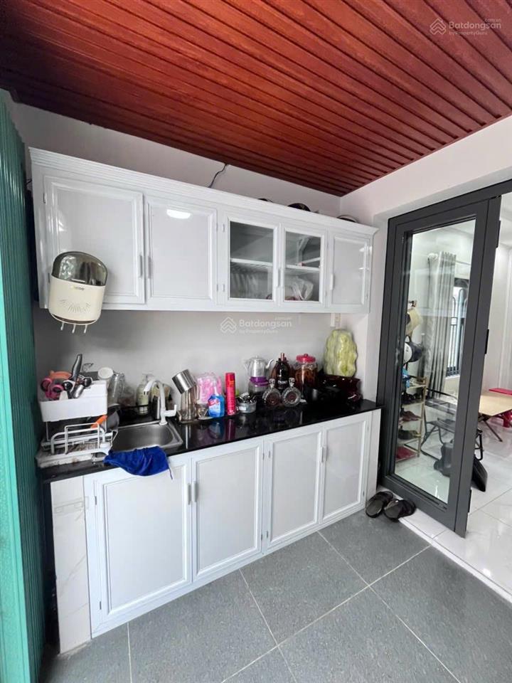 Bán nhà riêng căn góc hai mặt hẻm, ô tô đậu cửa. có cửa hông thông thoáng, mát mẻ, sổ hồng riêng