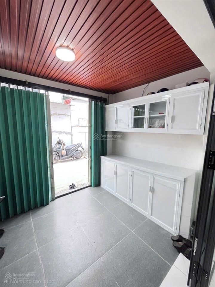 Bán nhà riêng căn góc hai mặt hẻm, ô tô đậu cửa. có cửa hông thông thoáng, mát mẻ, sổ hồng riêng