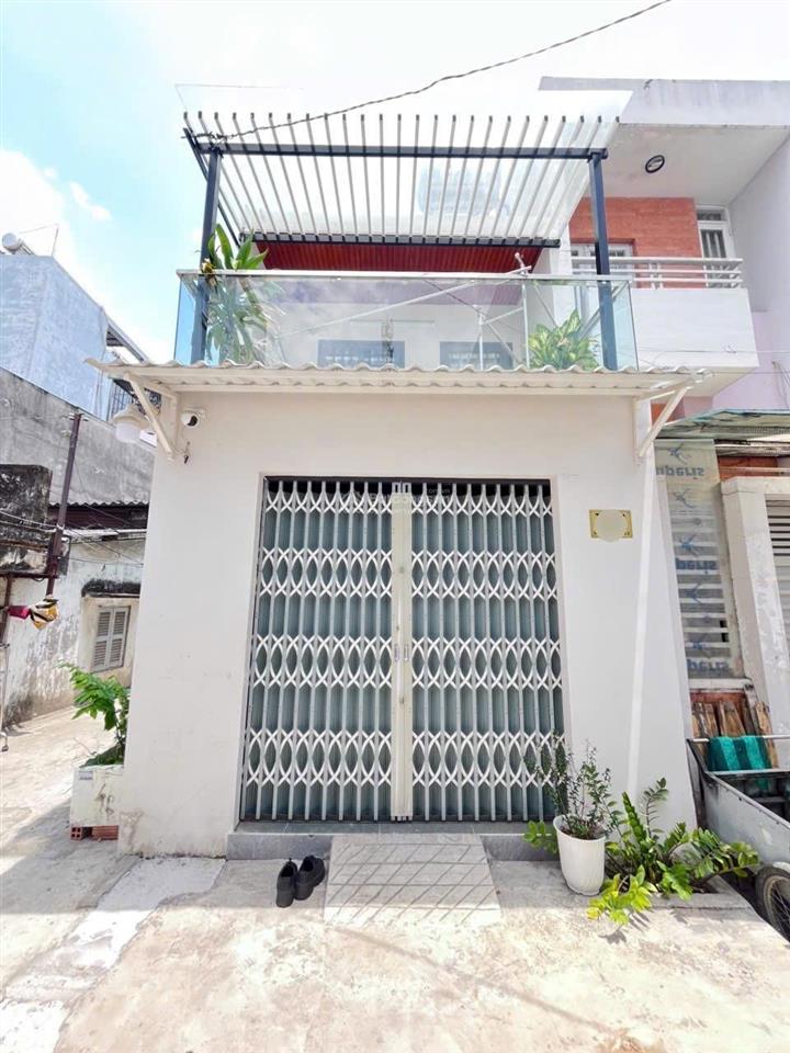 Bán nhà riêng căn góc hai mặt hẻm, ô tô đậu cửa. có cửa hông thông thoáng, mát mẻ, sổ hồng riêng